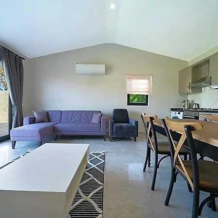 Entire House - 1 Bedroom Private Honeymoon فندق 2*