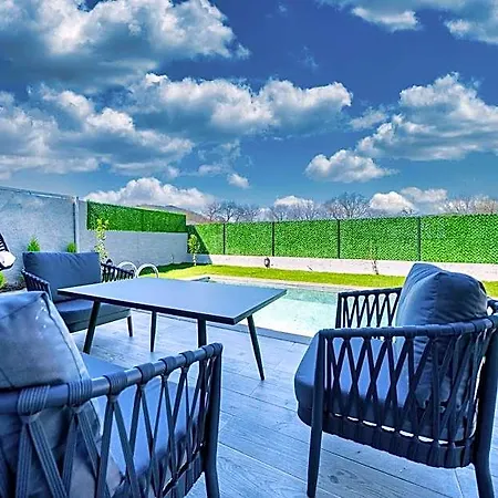فندق Entire House - 1 Bedroom Private Honeymoon 2*