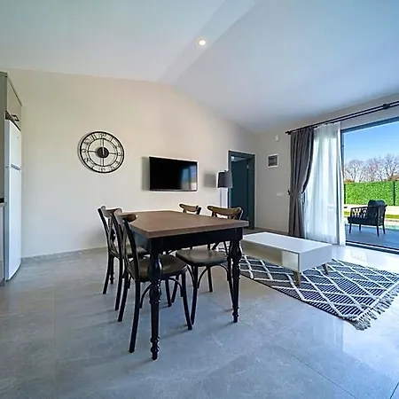 Entire House - 1 Bedroom Private Honeymoon فندق